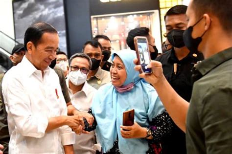 Presiden Jokowi Kunjungi Kokas Cek Aktivitas Perekonomian Usai PPKM Dicabut