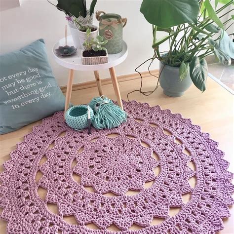 Pin by Sirlayne on crochê Crochet doily rug Crochet carpet Crochet