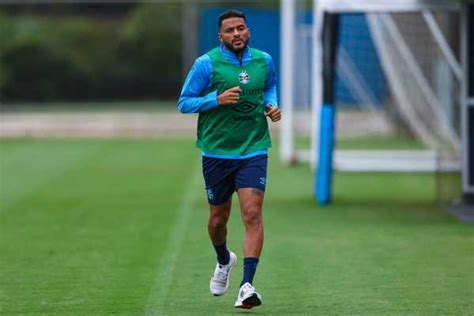 Reinaldo Volta A Correr E Kannemann Participa De Treino Do Gr Mio