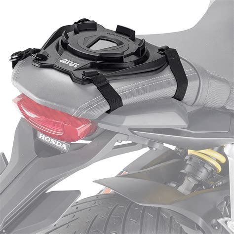 Givi ST611 Plus Tanklock Motorcycle Tank Bag 6 Litre