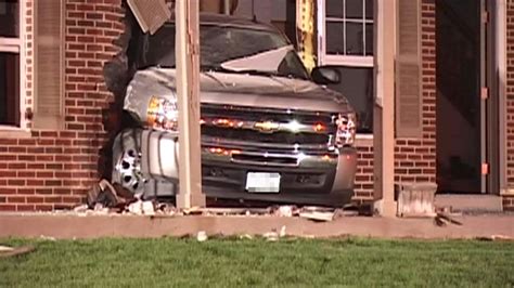 Car Crashes Into House In Lockport Abc7 Chicago