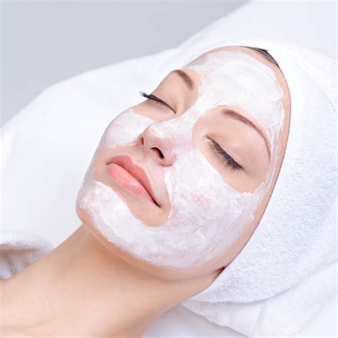 Deep cleaning HydraFacial - Facial Treatments - Dubai - Swan Aesthetic ...