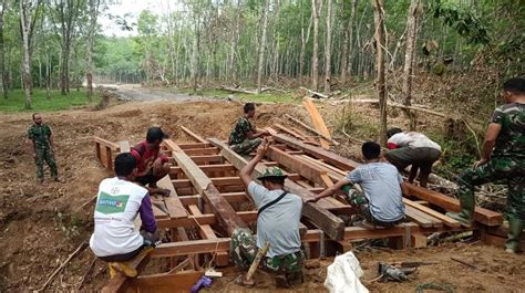 Konstruksi Jembatan Kayu Ulin Koleksi Gambar