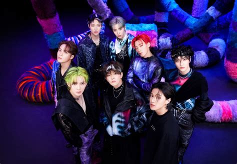 Ateez『2023 Mama Awards』で2冠達成＆新曲「crazy Form」を世界初パフォーマンス The First Times