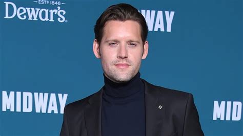 Luke Kleintank Is Not Married To Wife Dating A Girlfriend Christina Vignaud