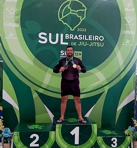 Atleta De Rond Nia Conquista Duas Medalhas No Sul Brasileiro De Jiu