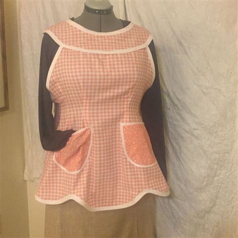 Sweet Yoke 1950s Full Apron Peachy Pink Gingham Cotton Floral Contrast