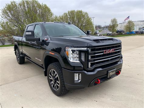 Pre-Owned 2022 GMC Sierra 2500HD AT4 4WD Crew Cab 159 Crew Cab Pickup in #G240243A | Reed Automotive