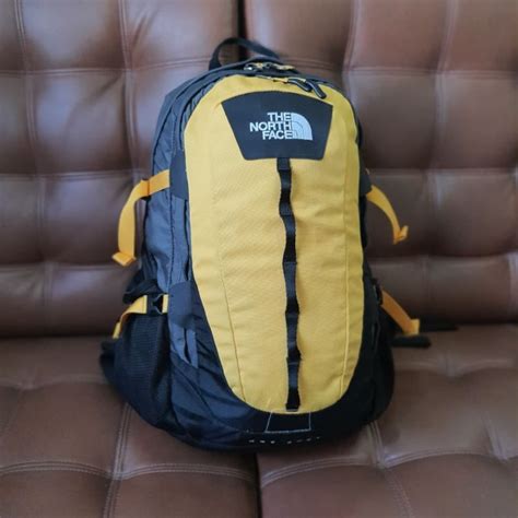 กระเปาเป The north face รน hot shot สเหลอง สภาพพอใช Shopee Thailand