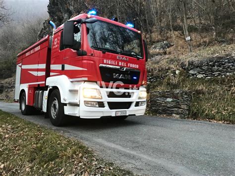 Incendio All Acquasanta I Boschi Bruciano Ancora Le Fiamme Partite Da