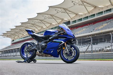 Yamaha Yzf R First Look And Specs Cycle News