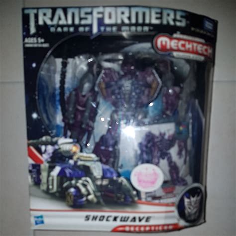 Takara Tomy Dark Of The Moon DOTM DD 05 Voyager Class Shockwave