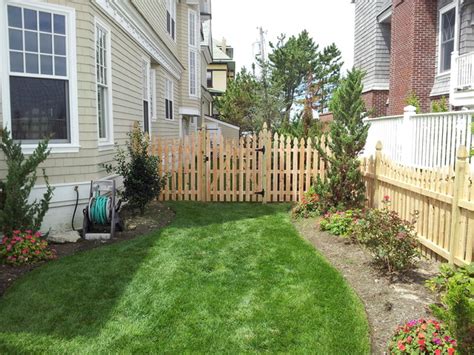 Wooden Picket Fence And Wooden Picket Fence Gates Fa Ade