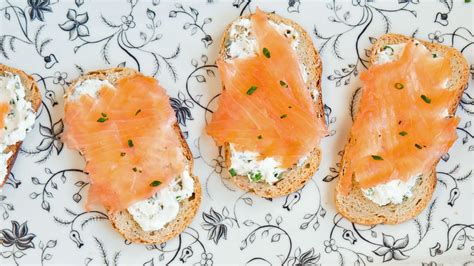 Smoked Salmon and Cream Cheese Toasts - TODAY.com