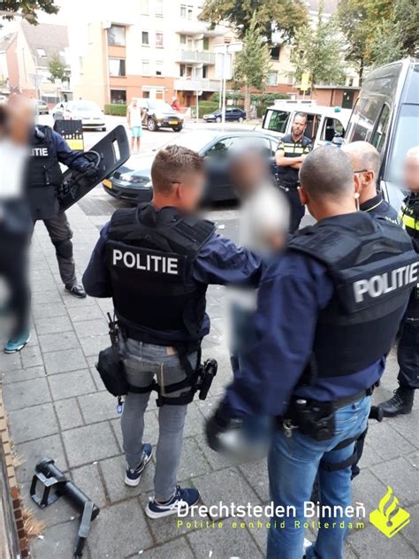 Politie Houdt Na Klachten Uit Buurt Drugsdealer In Woning Aan Willem