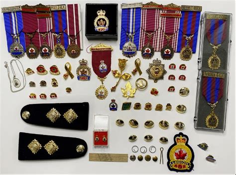 Vintage Canada Military Medals Badges And Buttons Lot