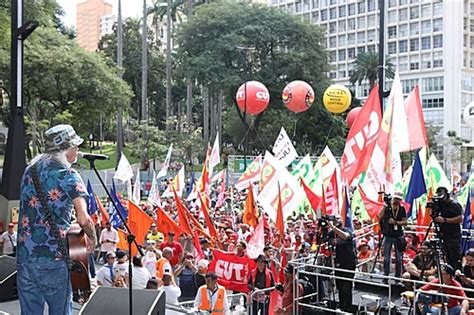 Com Lula Centrais Sindicais Celebram Retomada Do 1º De Maio Geral