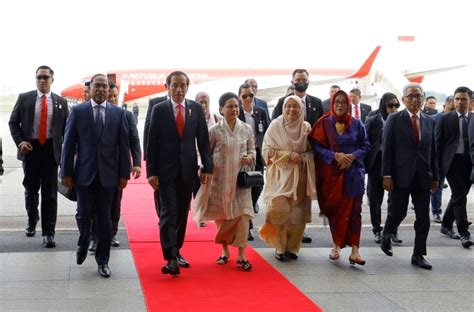 Foreign Minister Indonesian President Joko Widodos Visit To