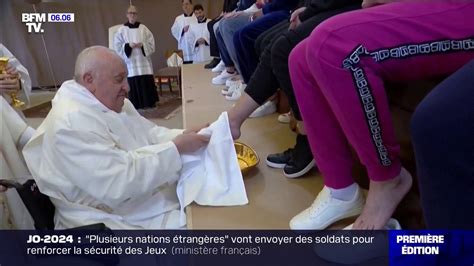 Jeudi Saint Le Pape Lave Les Pieds De 12 Femmes Dans Une Prison De