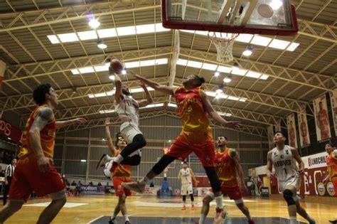 Colegio Los Leones clasificó a la final de la Conferencia Centro en la