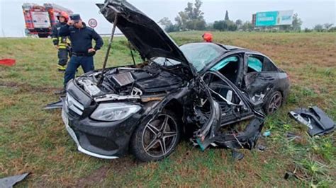 Accidente fatal en la Autovía Un auto cruzó de carril y chocó de