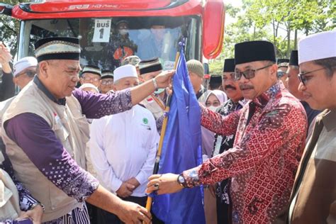 Pj Wali Kota Suprayitno Sambut Kedatangan 204 Orang Jemaah Haji Kota