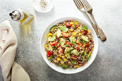 Cómo hacer una ensalada de quinoa Fácil y rápido