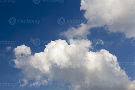 blue beautiful sky 9448922 Stock Photo at Vecteezy