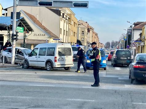 Prometna nesreća u strogom centru Bjelovara Hitna pomoć na terenu