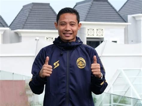 Arema Fc Kembali Pinjamkan Pemainnya Kini Giliran Evan Dimas