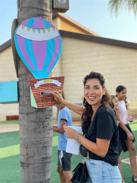 אילו תיבות נתלו ברחבי ביהס אילן רמון גן יבנה גן יבנה נט