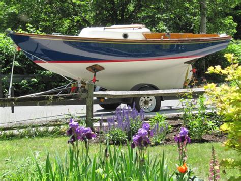 Pin On Sailboat Paint Job