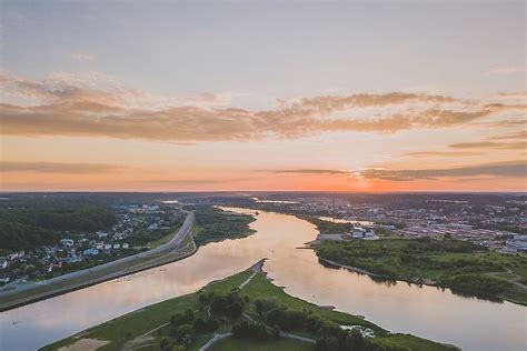 What is a Confluence River? - WorldAtlas.com