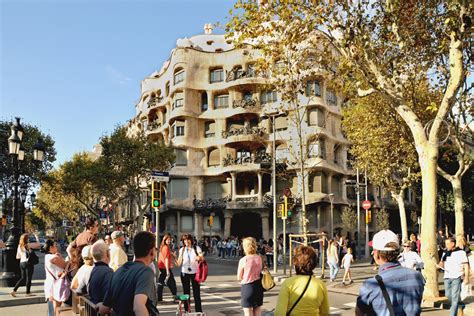 Visita A Pie Sobre La Arquitectura Modernista Catalana Ceetiz