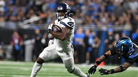 Seattle Seahawks RB Kenneth Walker III Added To Injury Report