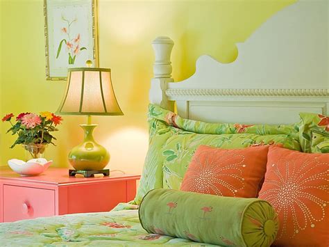 9 Colorful Decoration Ideas For A Small Bedroom