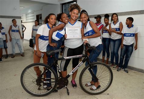 Projeto Bike Escola Guarda Civil Presenteia Aluna Destaque De Escola