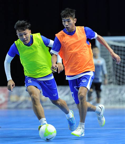 Vietnam national Futsal team practise hard - Hff
