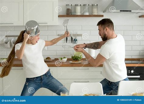 Funny Husband And Wife Fights - Funny PNG