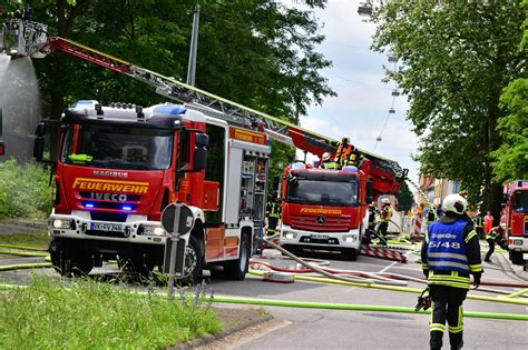 Großbrand in Völklingen riesige Rauchwolke über der Stadt