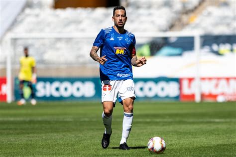 Ariel Cabral Iguala Arrascaeta E Se Torna O Estrangeiro Com Mais Jogos