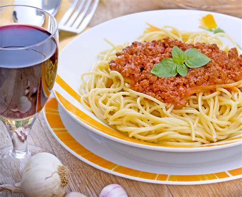 Easy Ways To Jazz Up Your Spaghetti Bolognese Super Quickly