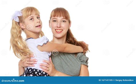 Embrasser De M Re Et Fille Isol Sur Fond Blanc Image Stock Image Du