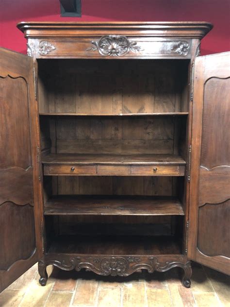 Proantic Armoire De Mariage En Noyer D Epoque Louis Xv