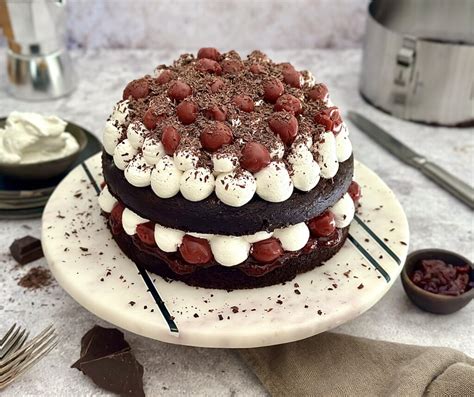 Veganer Schwarzwälder Kirsch Naked Cake Von Januar bis Dezember