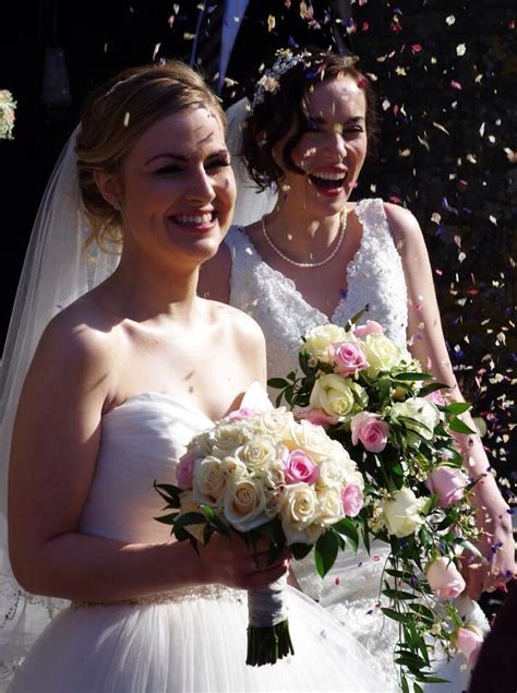 Rose Ellen Dix Love These Two Ahhhh Rose And Rosie Lesbian Bride Cute