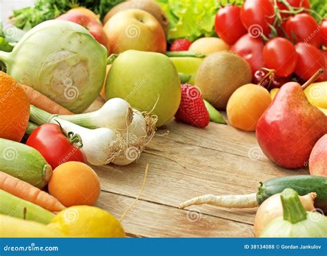 Pilha De Frutas E Legumes Frescas Foto De Stock Imagem De Alaranjado