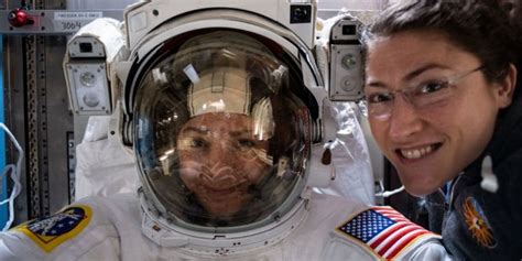 Collins Aerospace Drops Out Of Nasa Eva Suit Contract Rraytheon