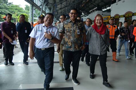 Banjir Di Sejumlah Titik Di Kota Semarang Mulai Surut Mbak Ita Minta