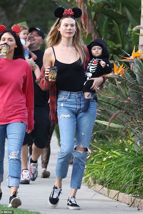 Adam Levine Takes Dusty Rose On Stroll In La After He And Behati